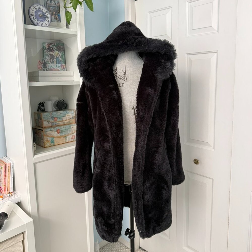 La Vie en Rose Black Faux-Fur Hooded Housecoat – Size S